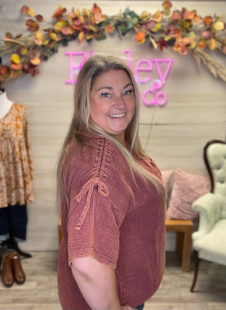 Easel Rust Top
