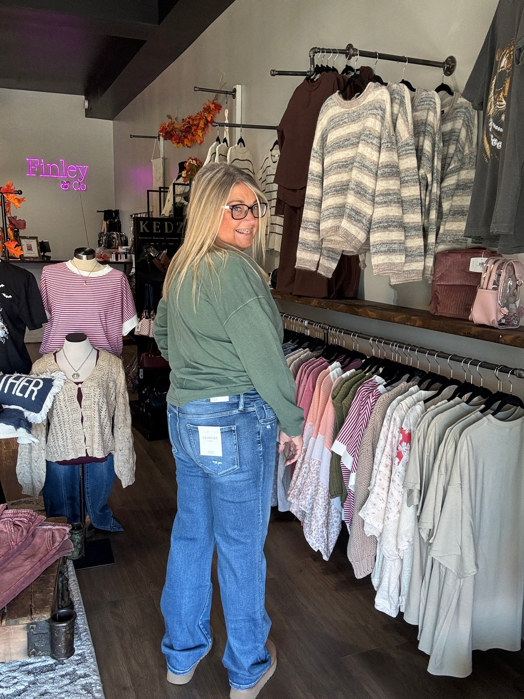 Lovervet Mid Rise Straight Leg Jeans