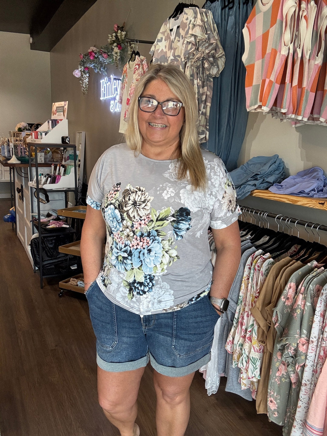 BOMBOM Floral Round Neck Short Sleeve T-Shirt