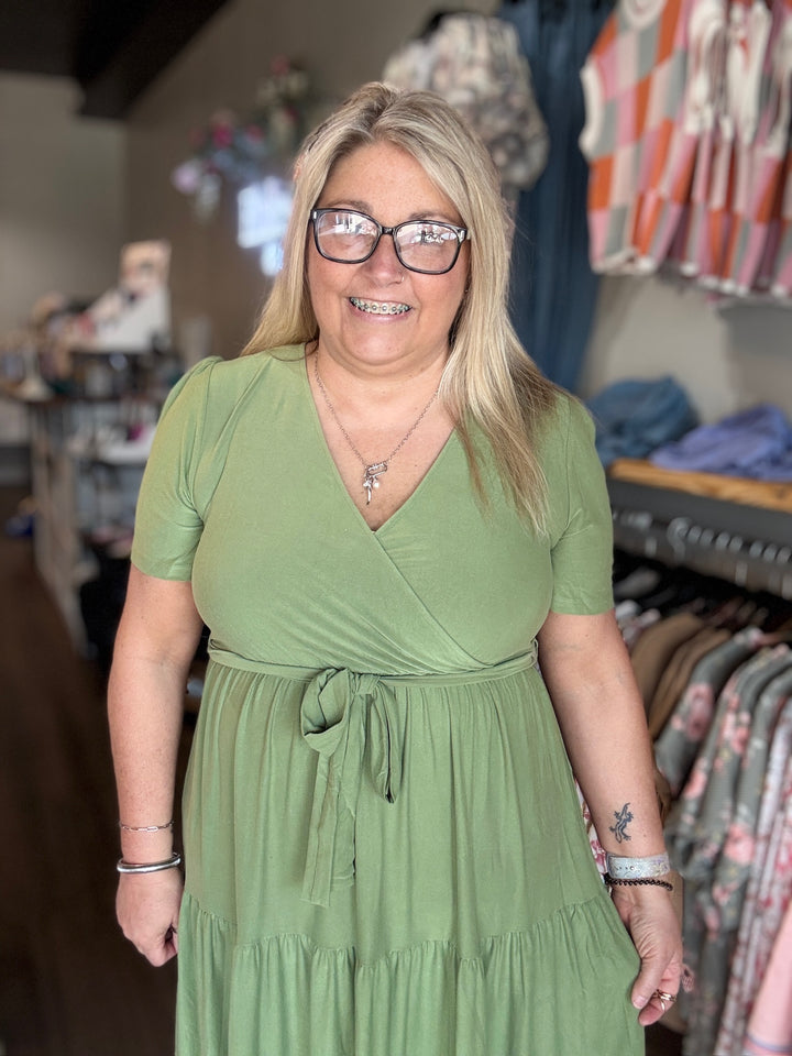 And The Why Soft Short Sleeve Tiered Midi Dress