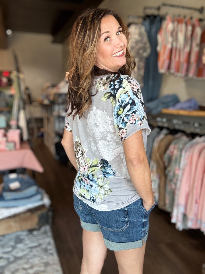 BOMBOM Floral Round Neck Short Sleeve T-Shirt