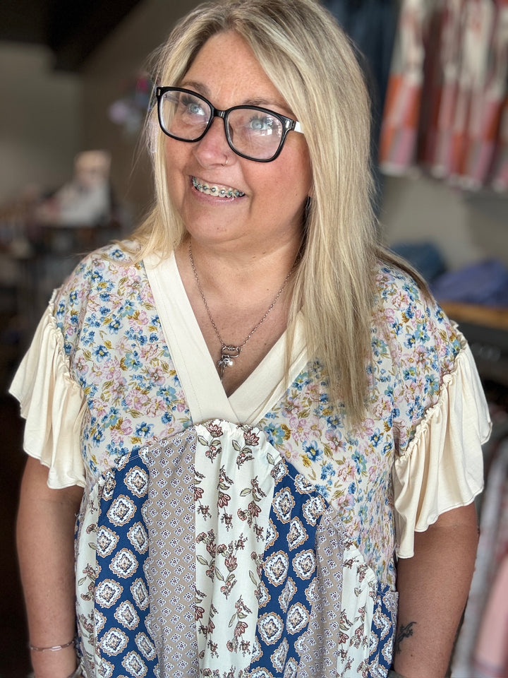 POL Ruffled Hem Printed V-Neck Short Sleeve Blouse