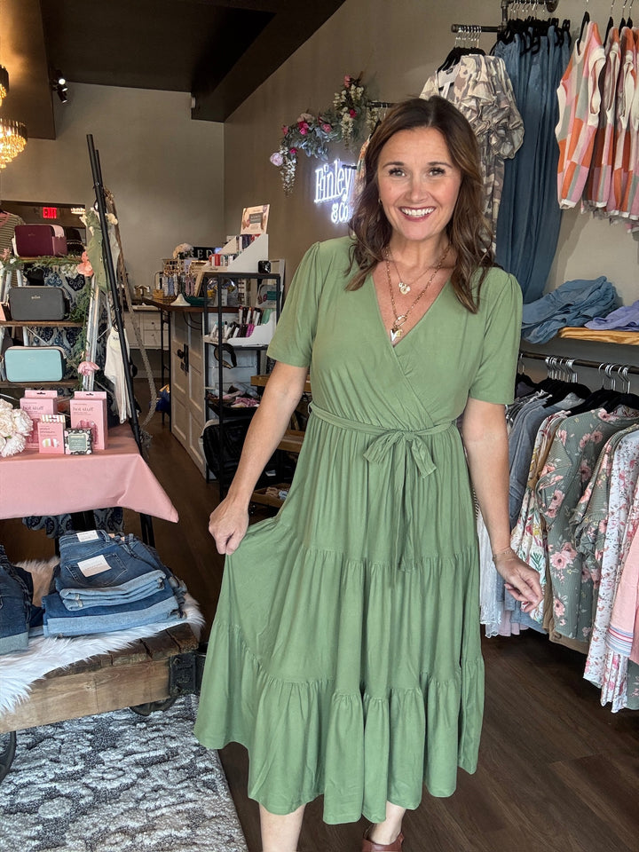 And The Why Soft Short Sleeve Tiered Midi Dress