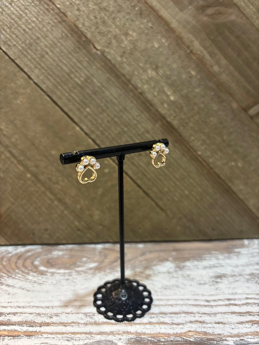 Pearl Paw Gold Stud Earring