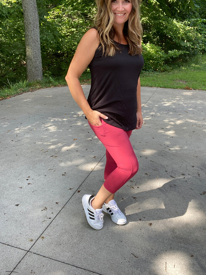 Pocket Capri Leggings in Marsala