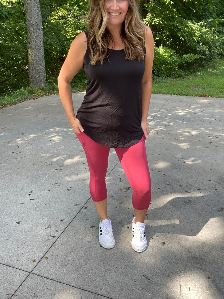 Pocket Capri Leggings in Marsala